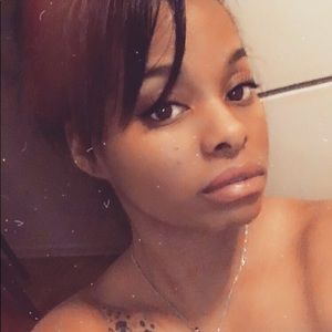 Meet your Posher, Monie